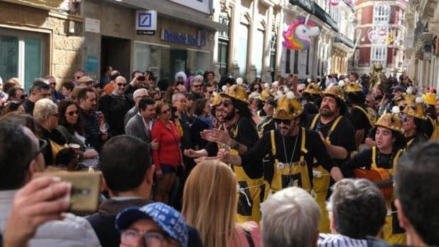 Las mejores chirigotas ilegales del Carnaval 2022 que te puedes encontrar por Cádiz