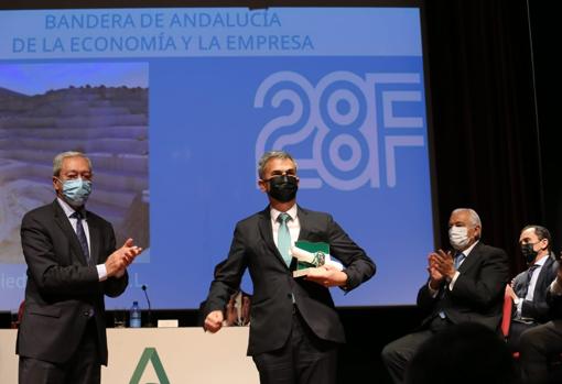 Entregadas «con ilusión, pasión y alegría» las Banderas de Andalucía de la provincia de Sevilla 2022