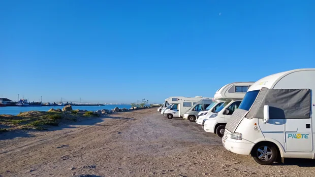 El nuevo aparcamiento de caravanas en Puerto Lumbreras llena sus