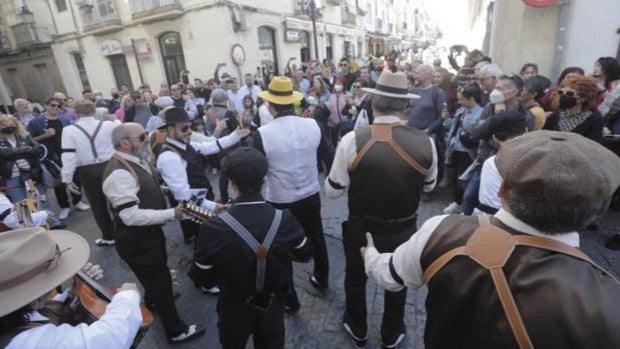 Villanueva: «Hubiera sido imperdonable no tener un Carnaval en febrero en Cádiz»