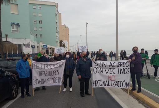 Vecinos de Cádiz se rebelan contra Kichi porque «ni atiende ni escucha»