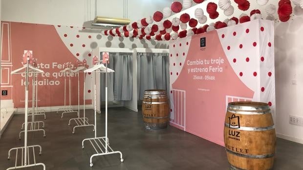 Llegan a LUZ Shopping los trajes de flamenca más sostenibles y solidarios para la Feria