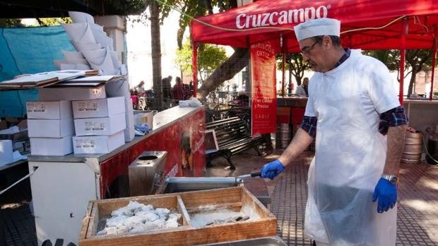 Las peñas garantizan los actos gastronómicos y los tablaos de la semana de Carnaval en junio