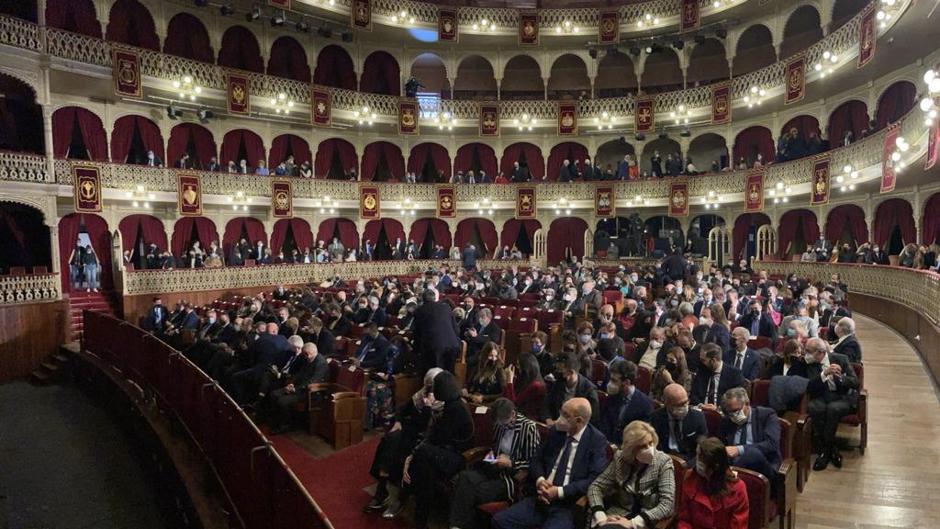 Domingo de Pasión: Arranca el pregón de la Semana Santa gaditana en el Falla