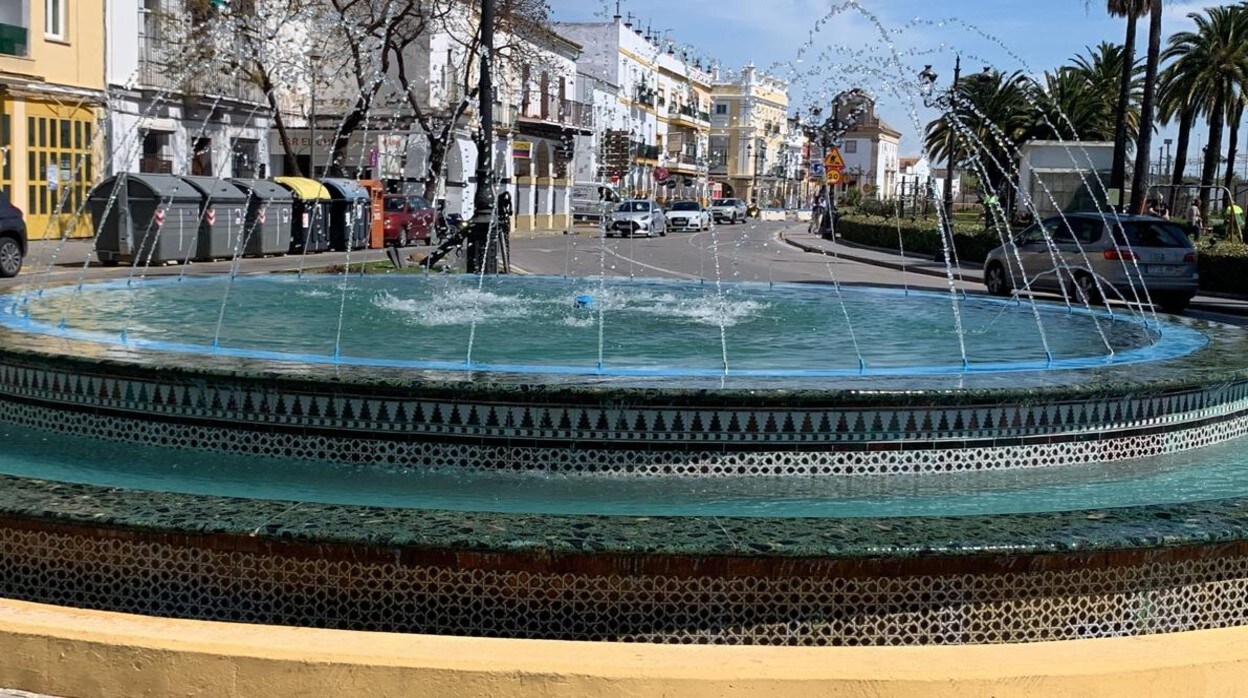 La fuente de la Resaca se encuentra en la Plaza del Pescador.