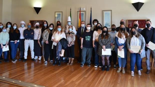 Una veintena de alumnos termina su formación en la Escuela de Hostelería de Cádiz