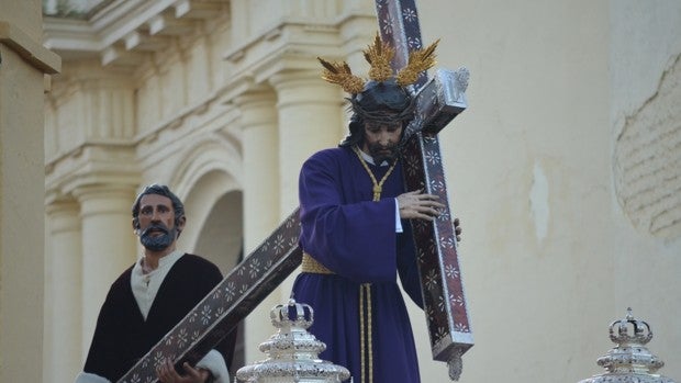 El Señor de Utrera volvió a caminar por las calles de Utrera más de mil días después