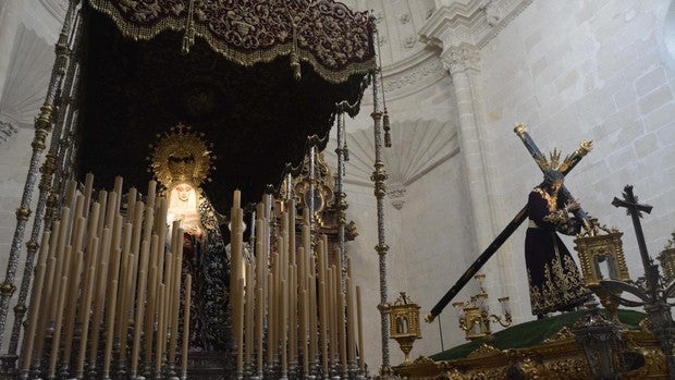 El problema en la cuadrilla del palio dejó a la hermandad de las Cinco Llagas sin estación de penitencia a la Catedral