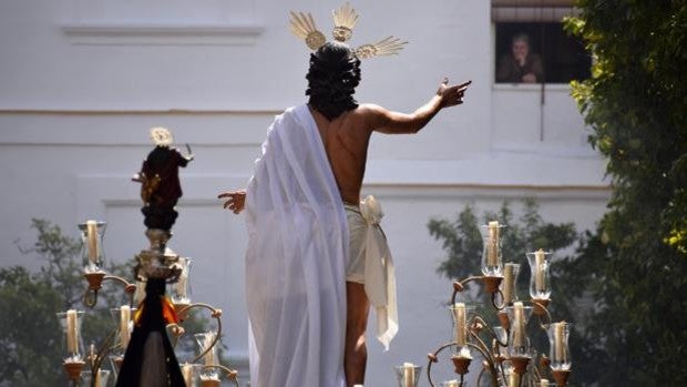 El regreso de las cofradías que tuvieron que refugiarse de la lluvia marcará el Domingo de Resurrección