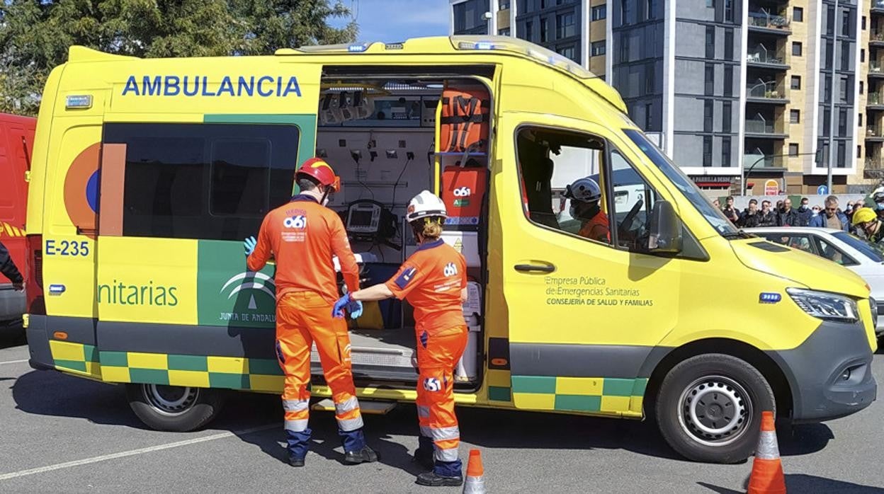 El 061 atiende en Cádiz más de medio centenar de asistencias por accidentes de tráfico durante la Semana Santa