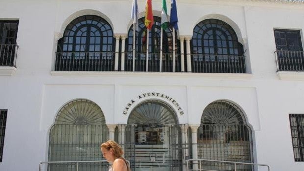 Absueltos los dos exalcaldes de Sanlúcar acusados de prevaricación por defectos de forma en la instrucción