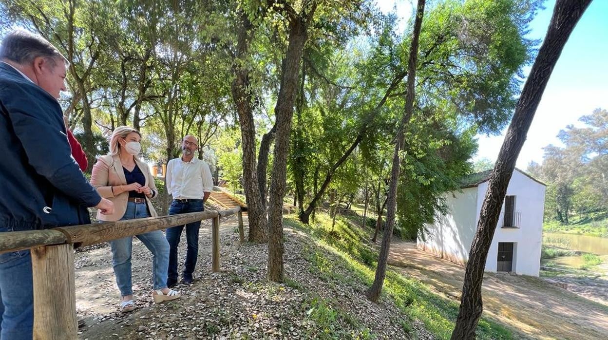 Visita de las autoridades municipales de Alcalá al molino de San Juan