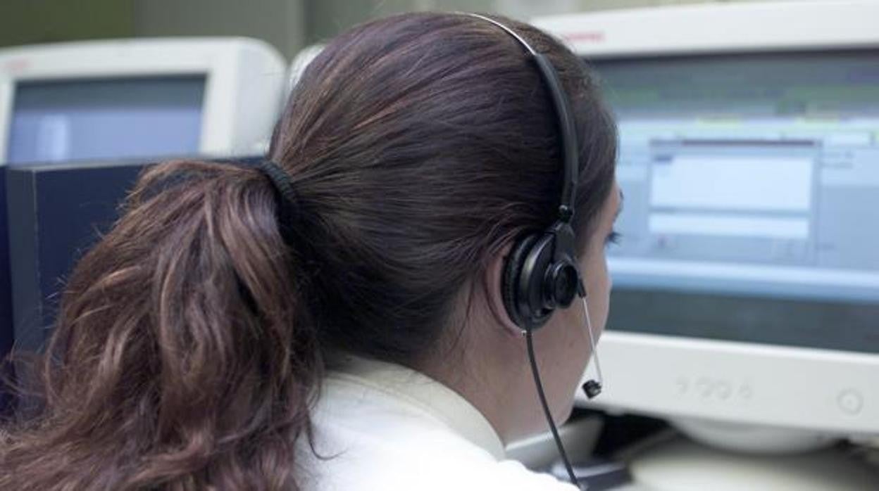 Operadora de un Call Center