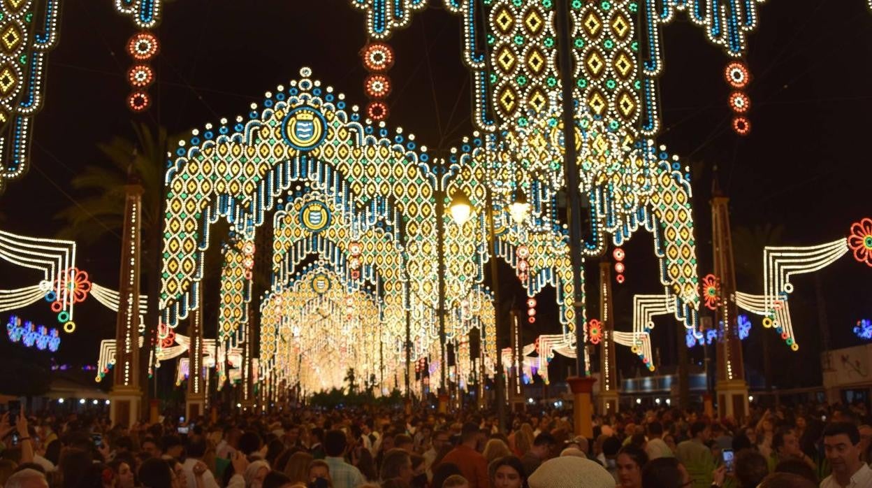 El recinto ferial de Jerez presenta un gran ambiente en los primeros días de la Feria del Caballo.