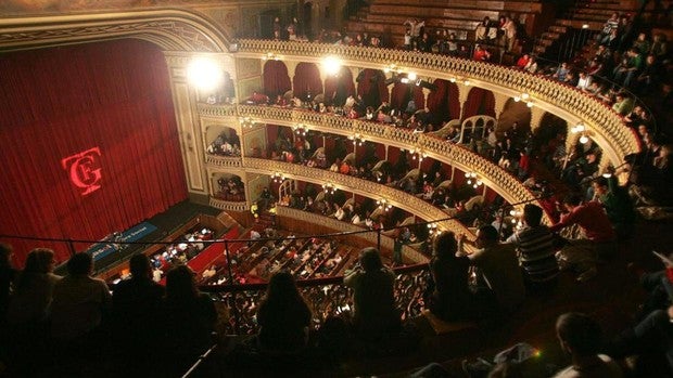 Asociaciones de mujeres de Cádiz denuncian que el Ayuntamiento les ha dejado sin entradas para el COAC