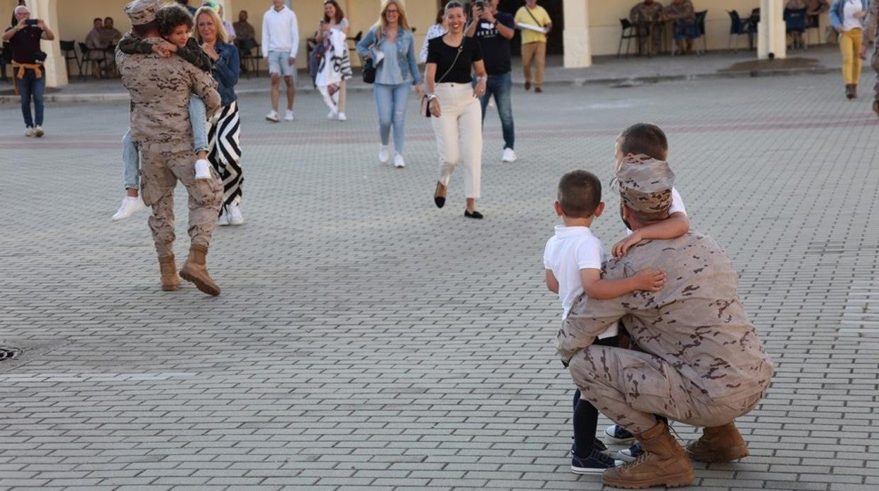 Infantes de Marina son recibidos en el Tercio de Armada tras pasar seis meses desplegados en Malí.