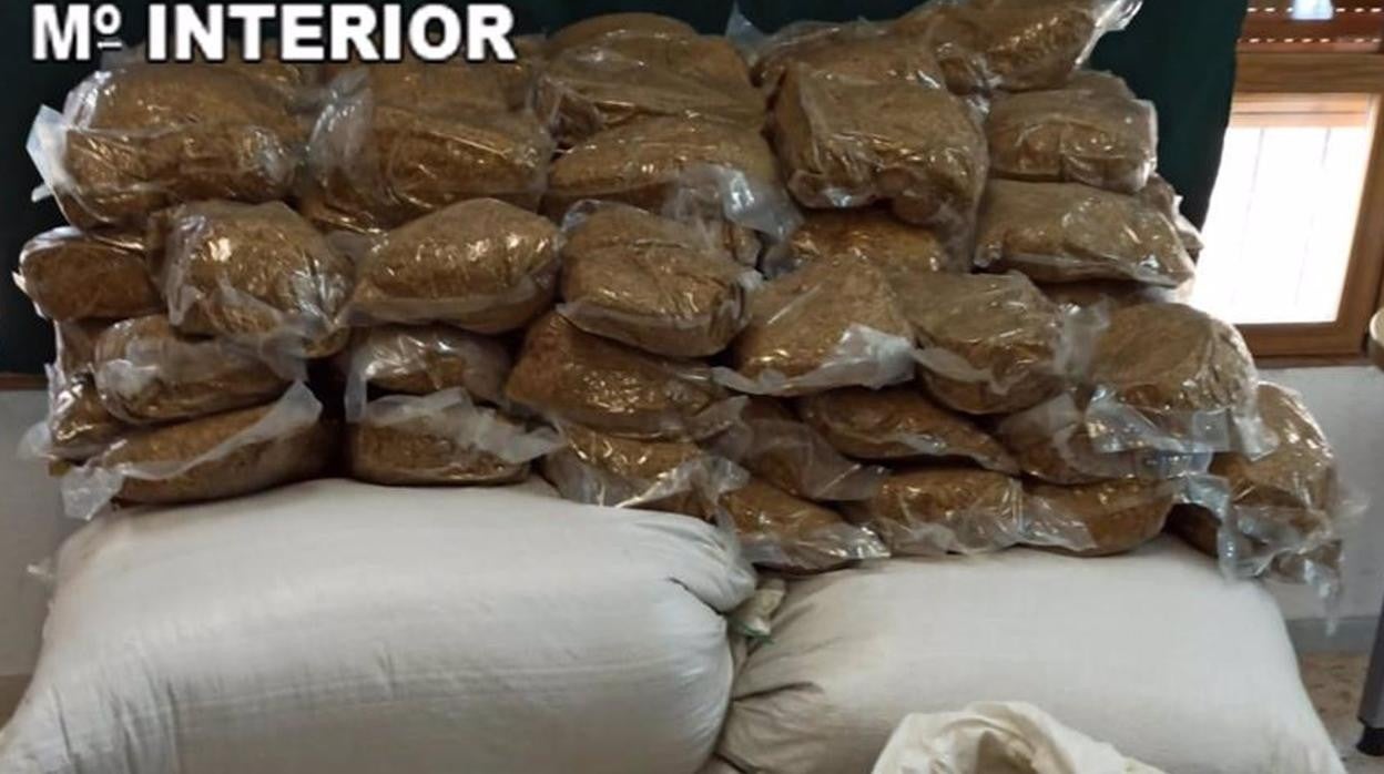 Detenido en Espera con 190 kilos de picadura de tabaco a granel para su venta ilegal