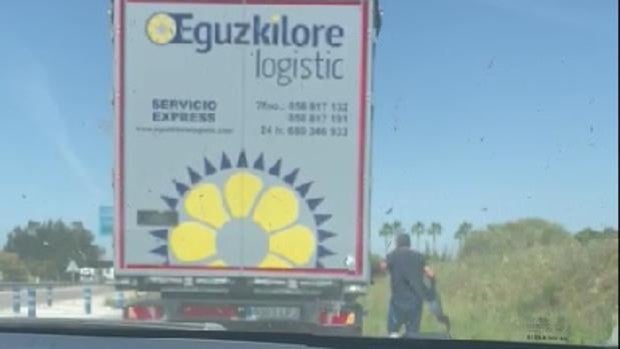 Vídeo: Interceptan a un camionero borracho que circulaba por Jerez