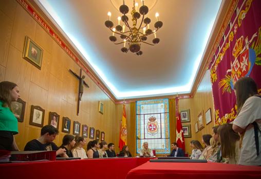 Visita de los alumnos de &#039;Salus Infirmorum&#039; a los Caballeros Hospitalarios en Cádiz