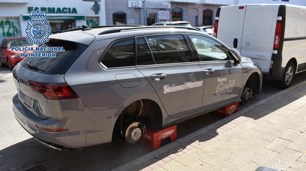 Investigan el robo de llantas y ruedas de vehículos de lujo en Algeciras