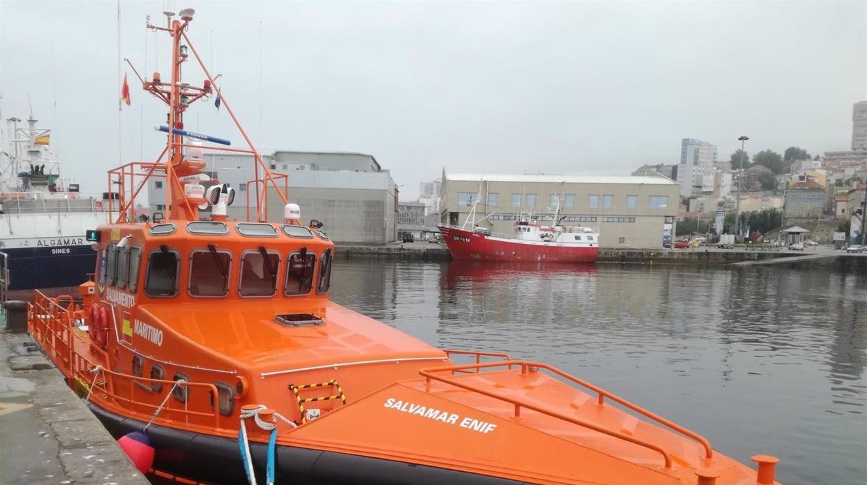 Rescatan en Barbate una patera con 38 personas a bordo