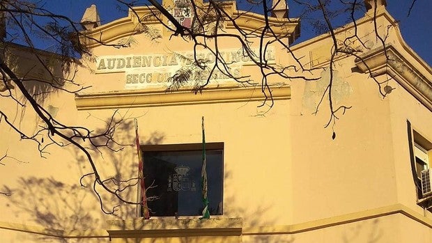 Condenado a 13 años de cárcel por agresión sexual a una menor que conoció por Internet en Algeciras