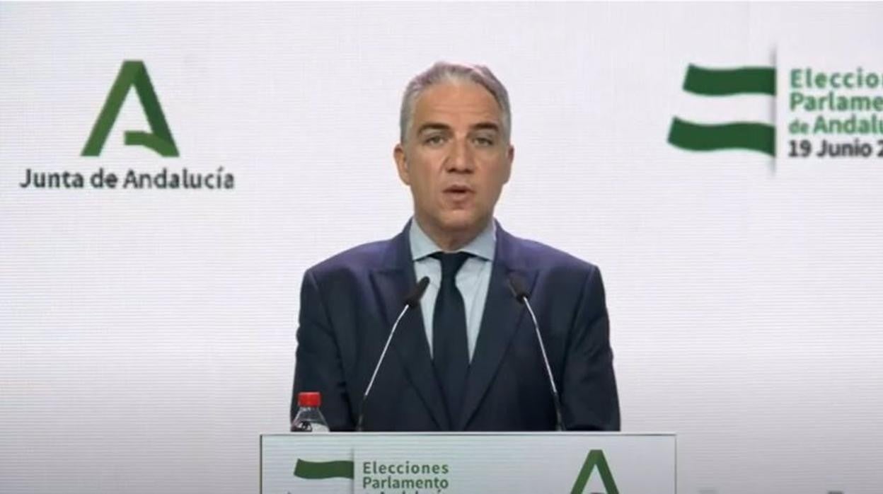 El consejero de Presidencia y portavoz del Gobierno andaluz, Elías Bendodo, informa en rueda de prensa en Sevilla sobre el inicio de la jornada electoral del 19J.