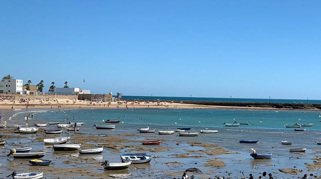 Dior graba en la playa de La Caleta un spot para su nueva campaña