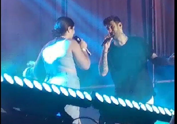 VIDEO: Melendi invita a una fan a subir al escenario a interpretar juntos 'Destino o causalidad'