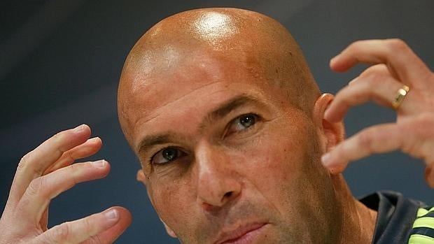 Zidane no se iría del Madrid aunque pagaran una cláusula: «Soy madridista y punto»