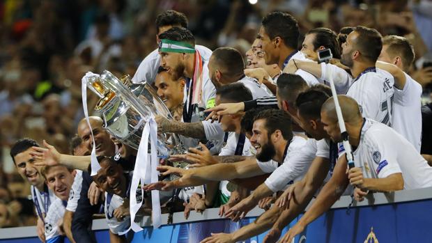 Celebración de la plantilla del Real Madrid tras conseguir la Undecima