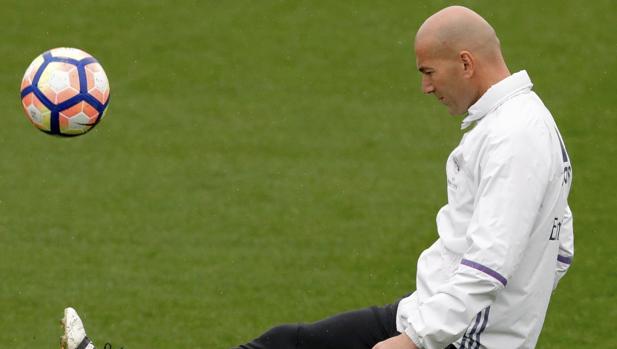 Zidane: «No entiendo que Brasil convoque a un lesionado, Casemiro»