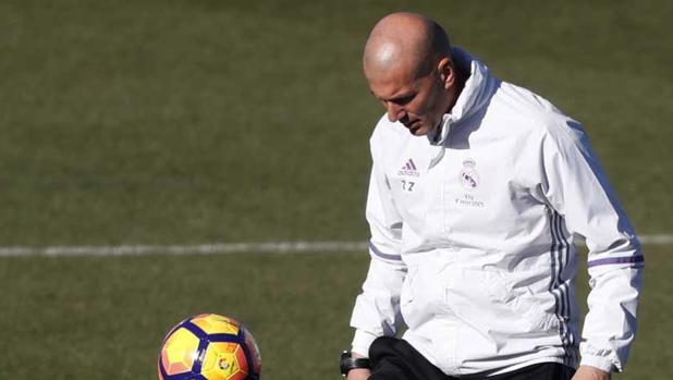 Zidane: «Ramos es un ejemplo y un emblema del fútbol español»