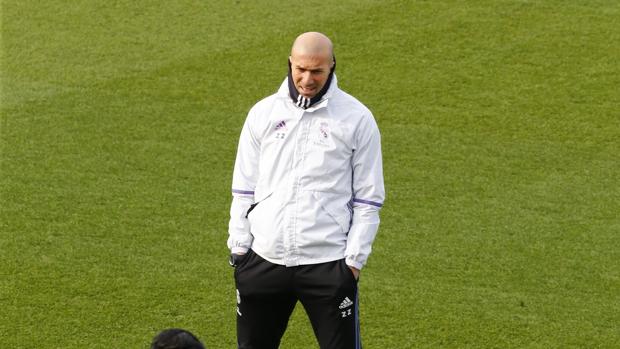 Zidane pide que no se pite a Danilo: «Estoy con él al mil por cien»