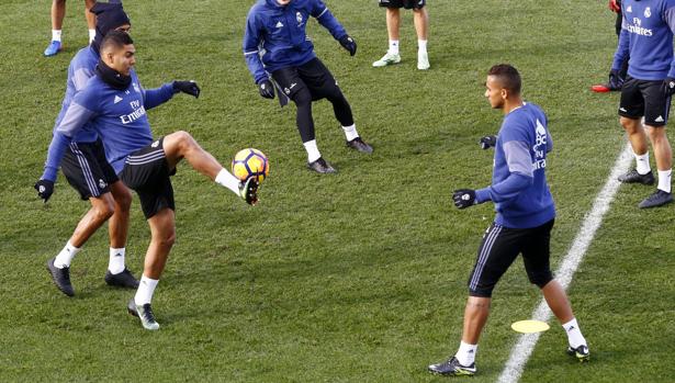 Apoyo de Zidane y de la plantilla a Danilo