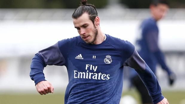 Bale se entrena con la plantilla al máximo esfuerzo