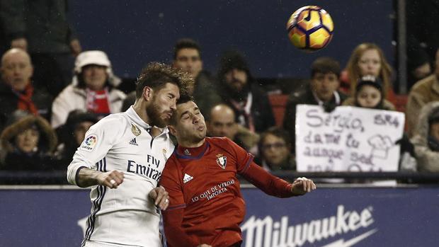 Ramos, 500 partidos, se siente cómodo con tres centrales