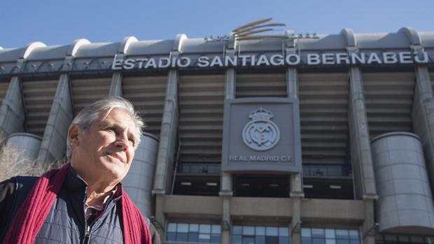 Santillana: «Beenhakker nos entrenó con el Bernabéu vacío»