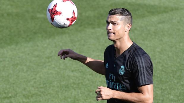 Cristiano estalla en las redes sociales y denuncia una persecución