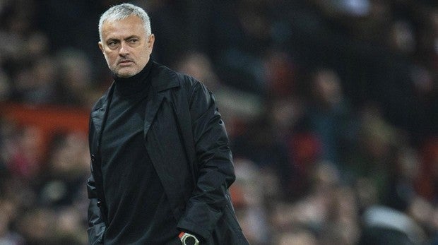 Vota: Tras la marcha de Mourinho del Manchester United, ¿debería ficharlo el Real Madrid?