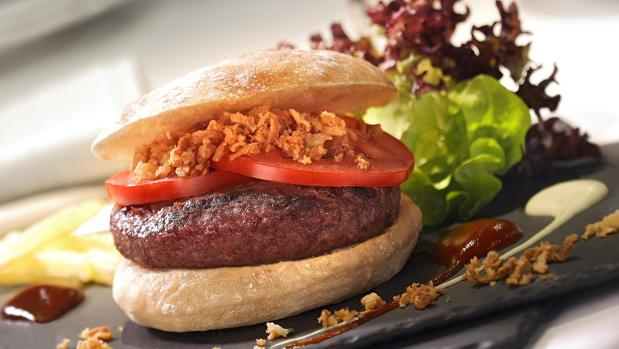 Una hamburguesería ofrece hamburguesas gratis de por vida a quien cambie su apellido por el de «Burger»