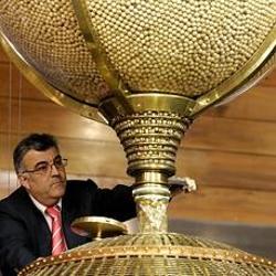 La Bruixa d'Or vende un tercio de los números del sorteo de Navidad