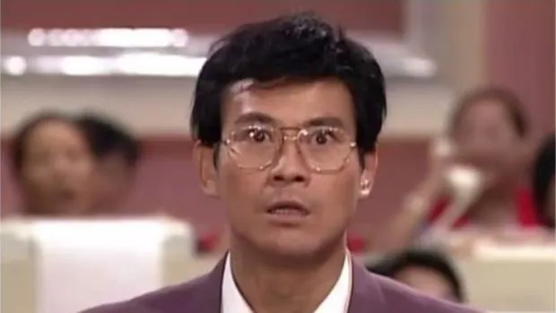 Adam Cheng hizo quebrar la bolsa cuando interpretó «La codicia del hombre» en 1992