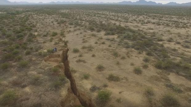 La misteriosa grieta de tres kilómetros en el desierto de Arizona que no deja de crecer