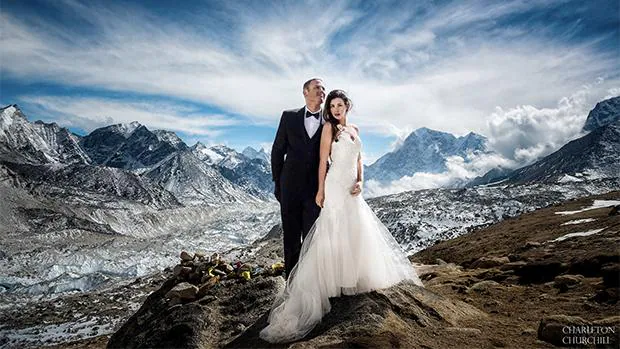 La pareja que escaló durante tres semanas para casarse en el Everest