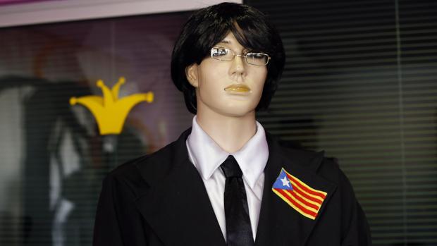 Puigdemont, de expresidente de la Generalitat a disfraz estrella en este Halloween