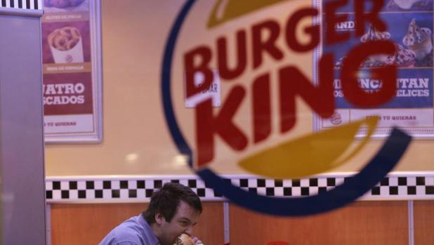 Los peculiares requisitos que pide Burger King a sus repartidores a domicilio