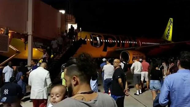 Un «olor a calcetines sucios» en un avión obliga a hacer un aterrizaje de emergencia
