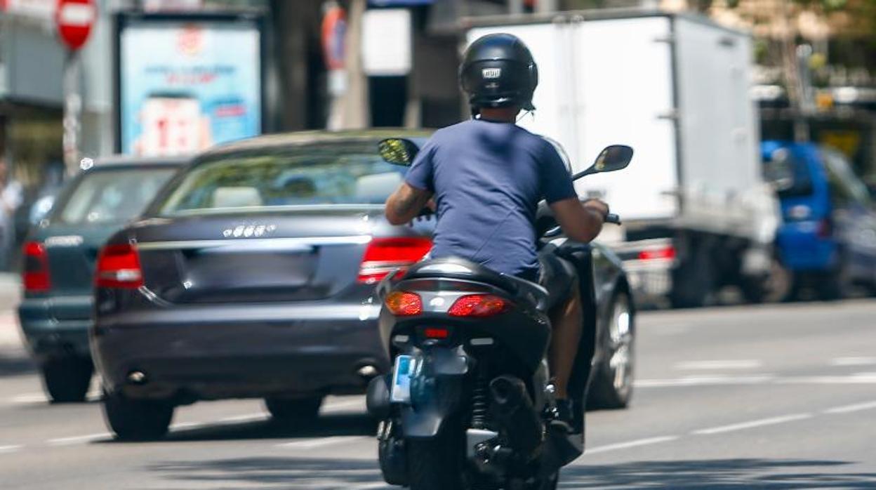 Foto de archivo de un motorista