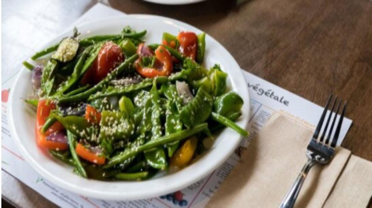 Nada mejor para sobrellevar el calor que disfrutar de una ensalada saludable y deliciosa